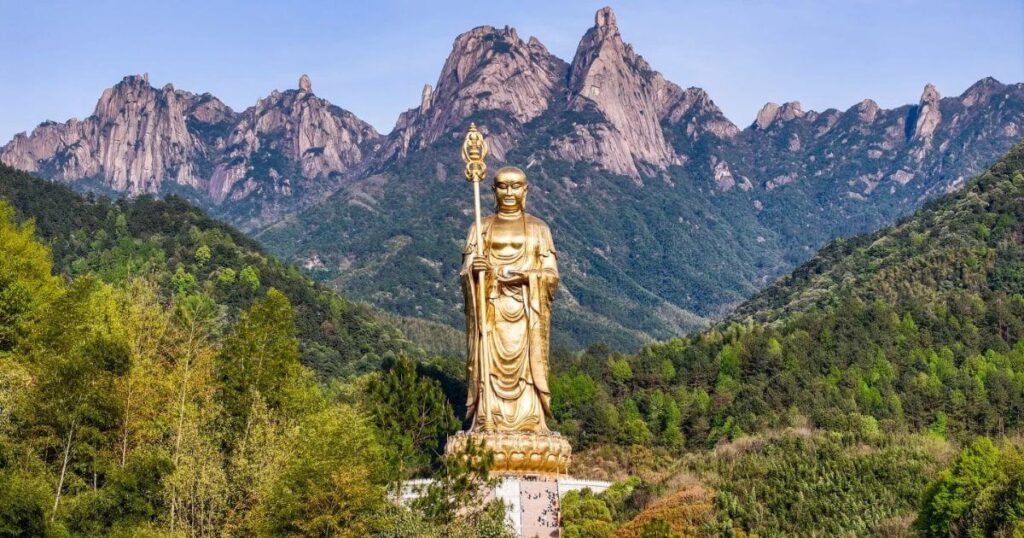 九華山地藏王菩薩聖像與天柱峰